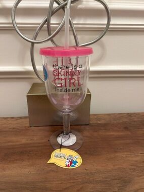 Pink-Lidded Tumbler Wine Cup - "There Is A Skinny Girl Inside Me"
